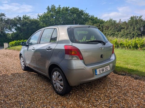 Toyota Yaris Hatchback, Petrol, 2010, Silver