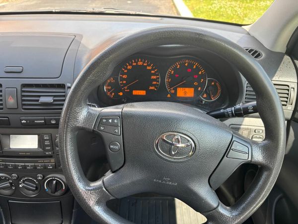 Toyota Avensis Saloon, Petrol, 2007, Silver