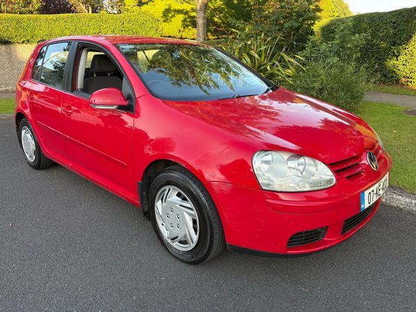 Volkswagen Golf Hatchback, Petrol, 2007, Red