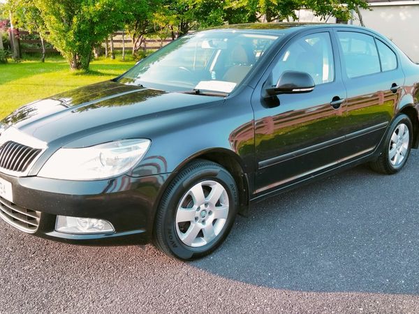 Skoda Octavia Saloon, Diesel, 2013, Black