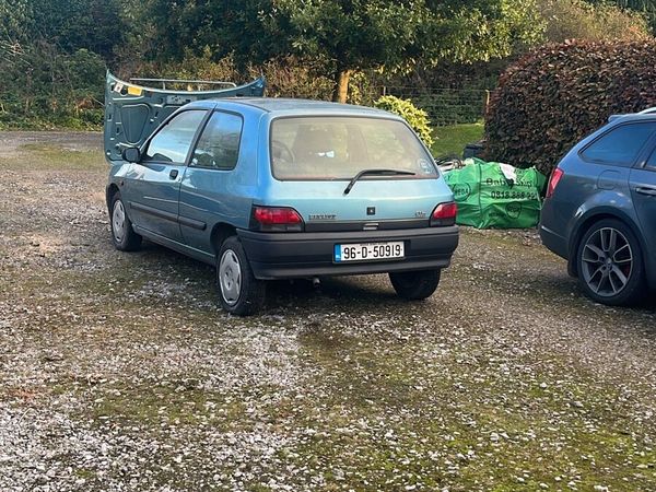 Renault Clio Hatchback, Petrol, 1996, Blue