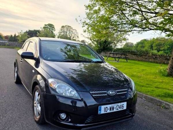 Kia Ceed Hatchback, Petrol, 2010, Black