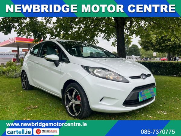Ford Fiesta Hatchback, Petrol, 2012, White