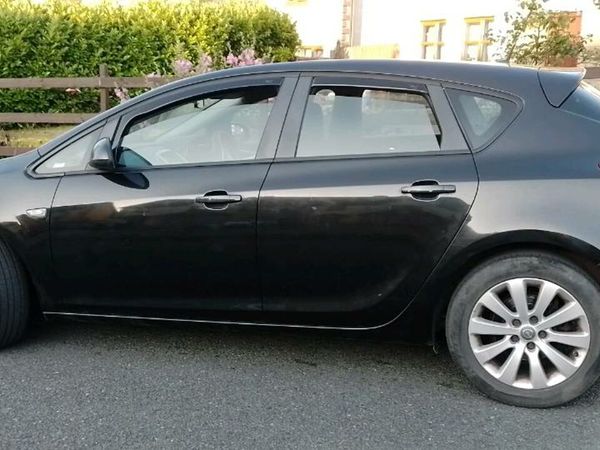 Opel Astra MPV, Diesel, 2012, Black