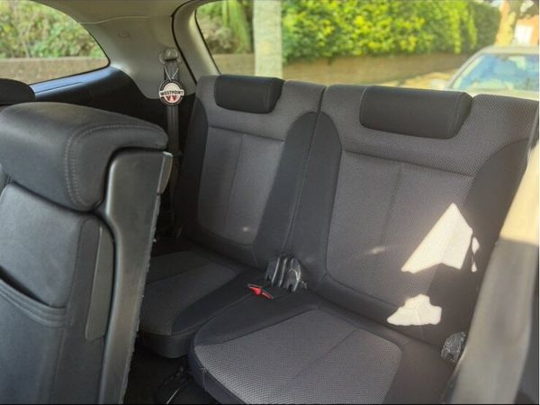 Volkswagen Tiguan SUV, Diesel, 2010, Black