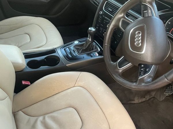 Audi A4 Saloon, Diesel, 2014, Blue