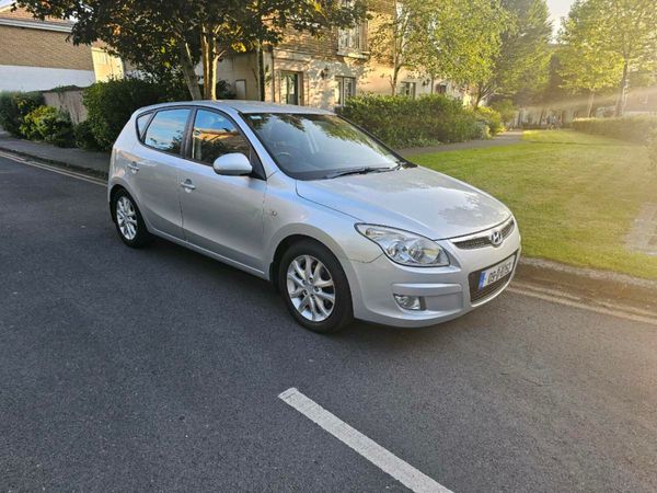Hyundai i30 Hatchback, Diesel, 2009, Silver