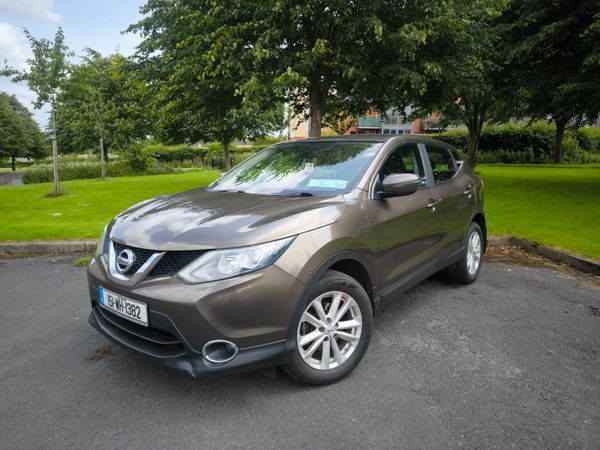 Nissan Qashqai Hatchback, Diesel, 2015, Brown