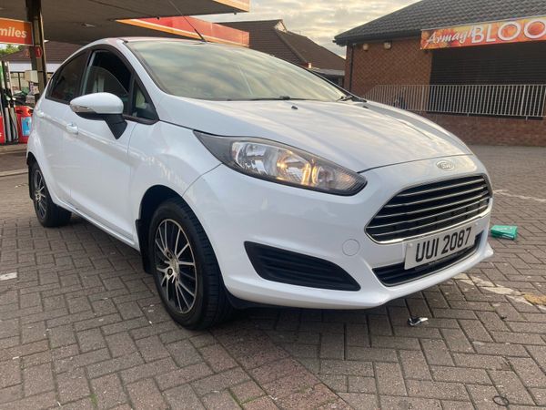 Ford Fiesta Hatchback, Petrol, 2013, White