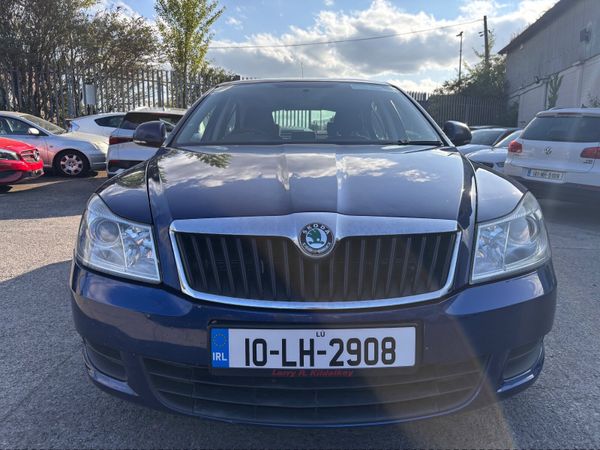 Skoda Octavia Hatchback, Diesel, 2010, Blue