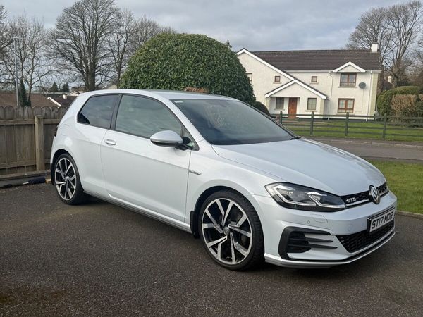Volkswagen Golf Hatchback, Diesel, 2018, Silver