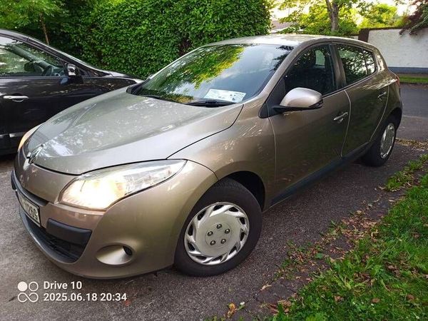 Renault Megane Hatchback, Diesel, 2010, Beige