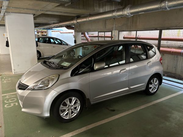 Honda Jazz Hatchback, Petrol, 2011, Silver