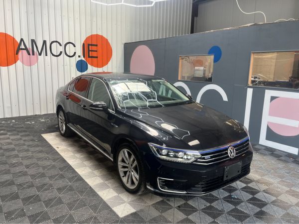 Volkswagen Passat Saloon, Petrol, 2016, Black