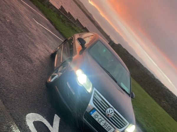 Volkswagen Passat Saloon, Diesel, 2010, Black