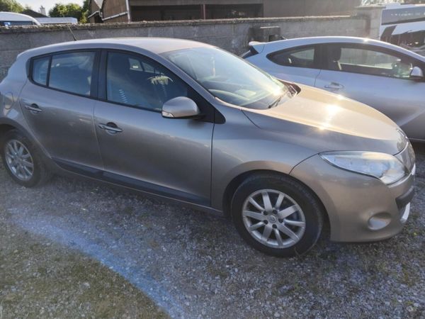 Renault Megane Hatchback, Diesel, 2012, Gold