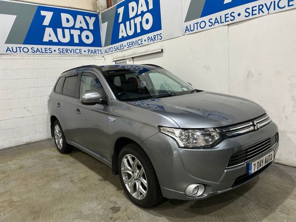 Mitsubishi Outlander Estate, Petrol Plug-in Hybrid, 2015, Grey