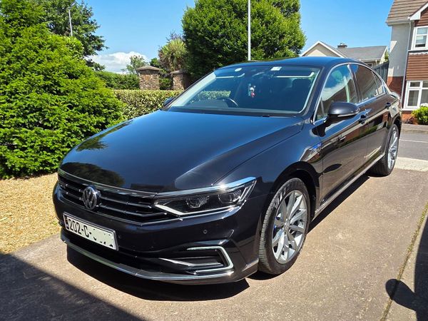 Volkswagen Passat Saloon, Petrol Plug-in Hybrid, 2020, Black
