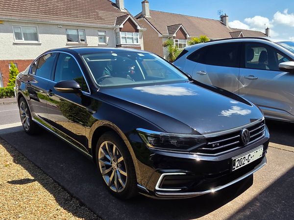 Volkswagen Passat Saloon, Petrol Plug-in Hybrid, 2020, Black