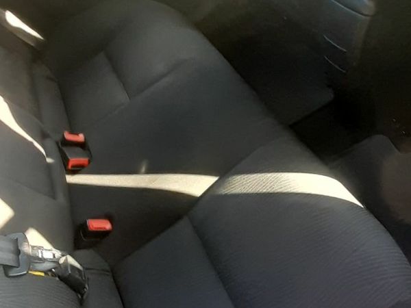 Toyota Avensis Saloon, Diesel, 2011, Green