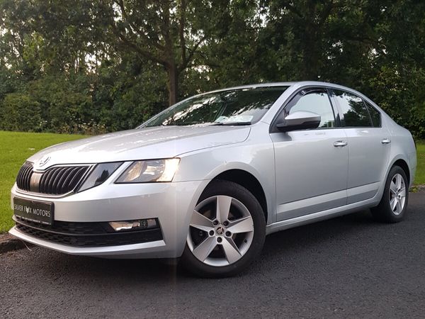 Skoda Octavia Saloon, Diesel, 2018, Grey