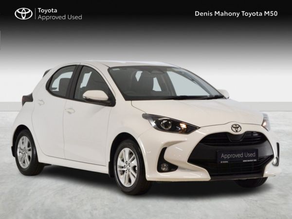 Toyota Yaris Hatchback, Petrol Hybrid, 2025, White