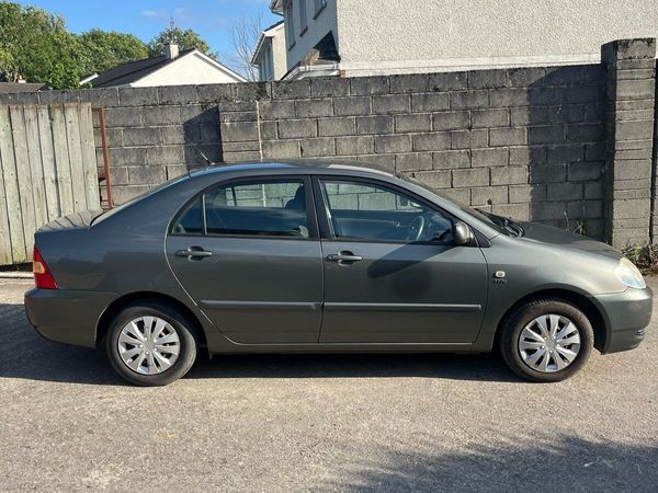 Toyota Corolla Saloon, Petrol, 2003, Grey