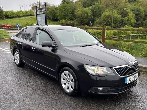 Skoda Superb Hatchback, Diesel, 2014, Black