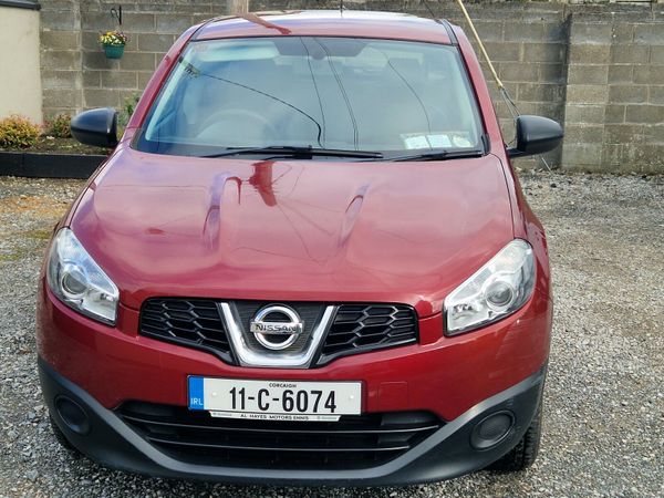 Nissan Qashqai Hatchback, Diesel, 2011, Red