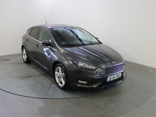 Ford Focus Hatchback, Petrol, 2016, Grey