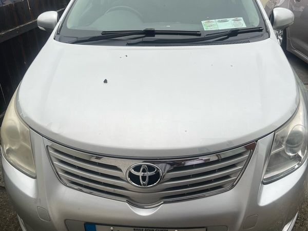 Toyota Avensis Saloon, Diesel, 2011, Silver