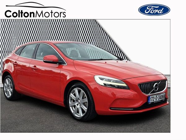 Volvo V40 Hatchback, Diesel, 2017, Red