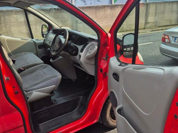 Nissan Primastar MPV, Diesel, 2008, Red