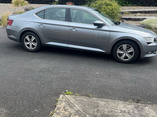 Skoda Superb Saloon, Diesel, 2017, Grey