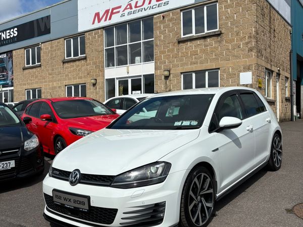Volkswagen Golf Hatchback, Diesel, 2015, White