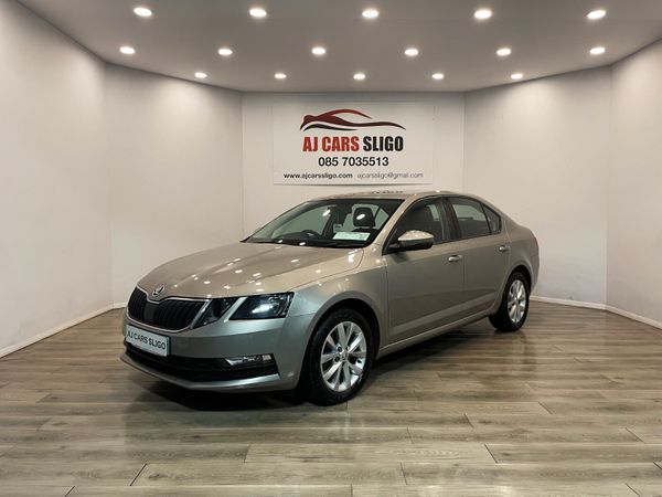 Skoda Octavia Saloon, Diesel, 2018, Yellow