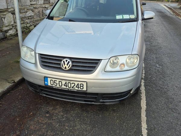 Volkswagen Touran MPV, Petrol, 2005, Silver