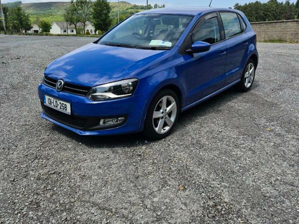 Volkswagen Polo Hatchback, Petrol, 2013, Blue