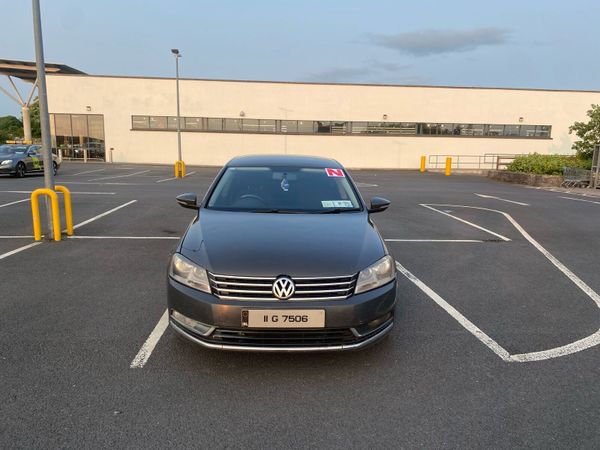 Volkswagen Passat Saloon, Diesel, 2011, Grey