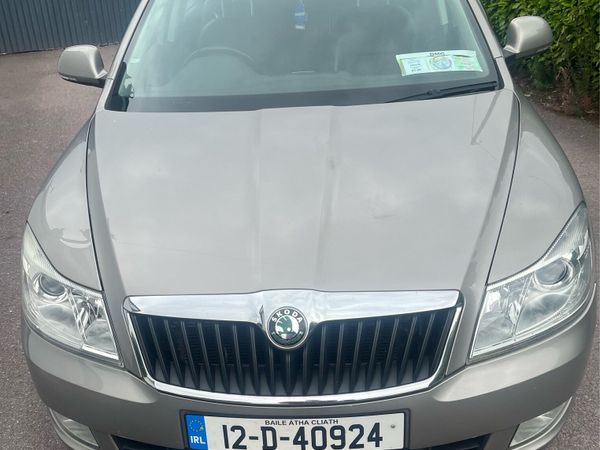 Skoda Octavia Saloon, Diesel, 2012, Beige