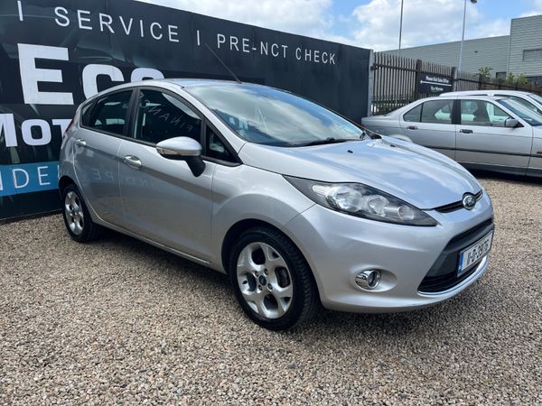 Ford Fiesta Hatchback, Petrol, 2011, Silver