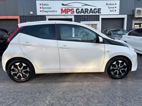 Toyota Aygo Hatchback, Petrol, 2021, White