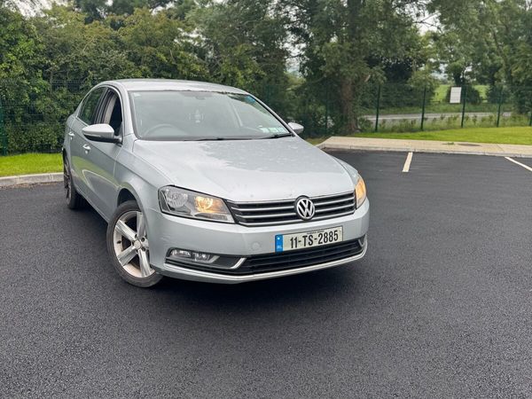 Volkswagen Passat Saloon, Diesel, 2011, Silver