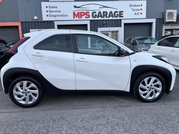 Toyota Aygo Hatchback, Petrol, 2022, White