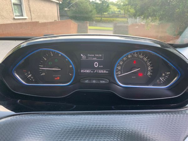 Peugeot 2008 Estate, Petrol, 2019, Red