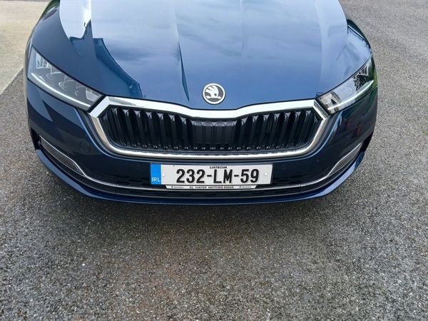 Skoda Octavia Saloon, Diesel, 2023, Blue