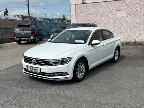 Volkswagen Passat Saloon, Diesel, 2015, White