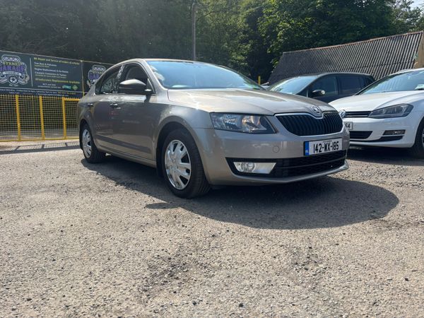 Skoda Octavia Saloon, Diesel, 2014, Beige