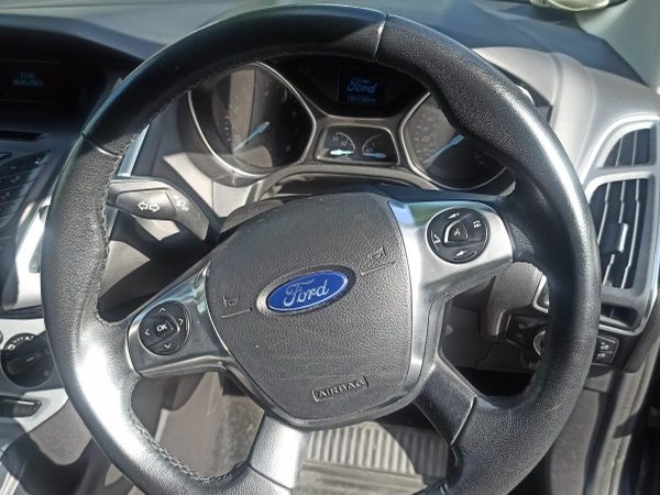 Ford Focus Hatchback, Petrol, 2014, Black