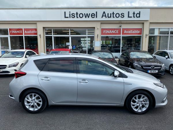 Toyota Auris Hatchback, Petrol, 2017, Silver